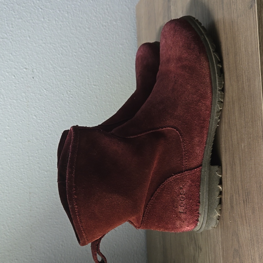 Womens suede bogs 9.5